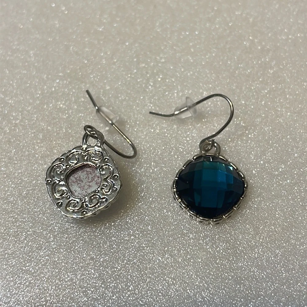 Earrings Montana Deep Blue silver tone Faceted Dangle jewelry